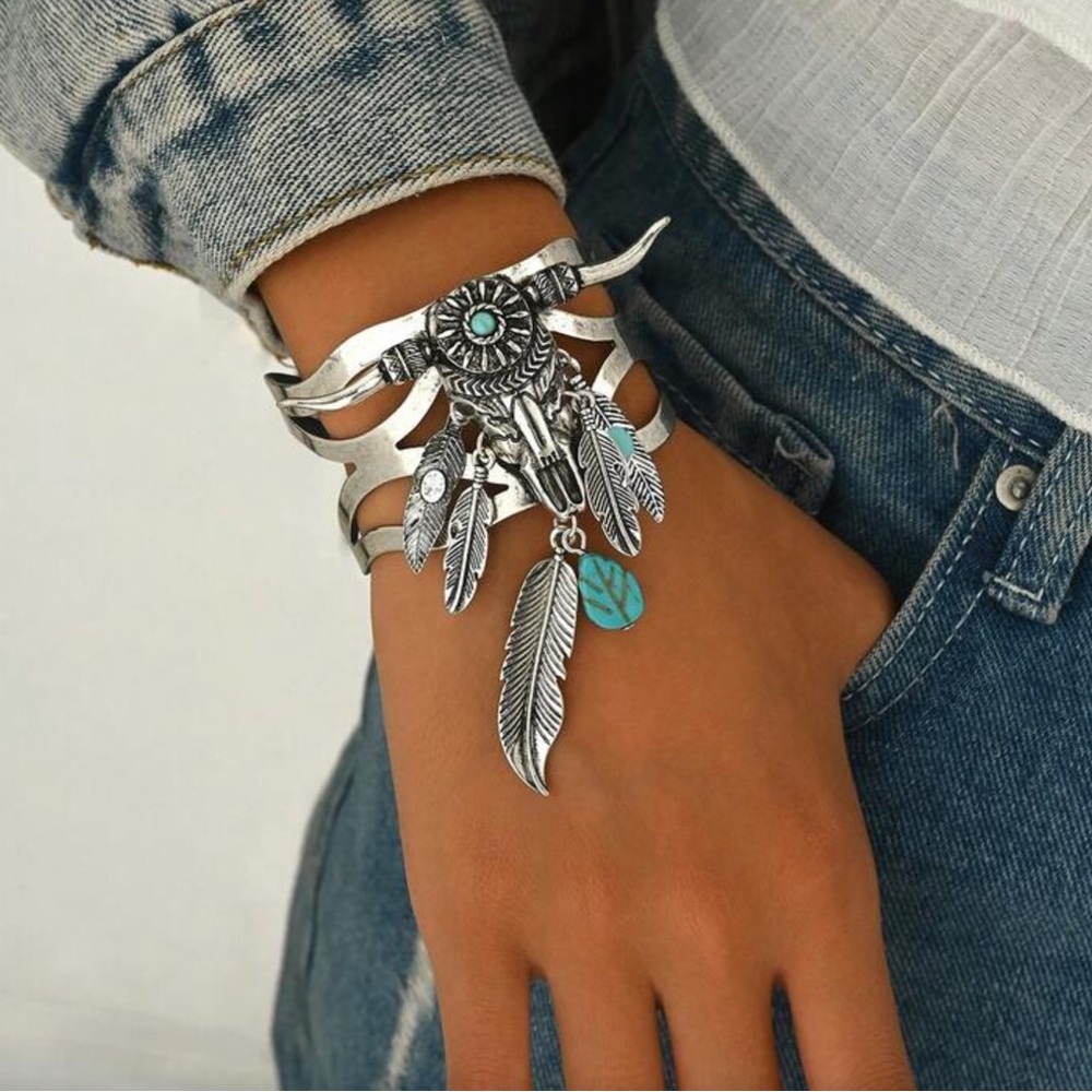 Silver Feather Charm Bracelet